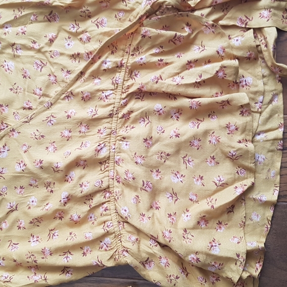 Lucky Brand Floral Peplum Faux Wrap Top Size L - Picture 5 of 16